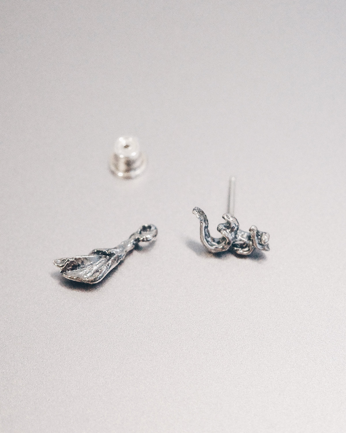 Mini ॐ + Leaf Earring (Detachable)
